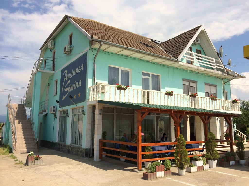 Pensiunea Simina Caransebeş Exteriör bild